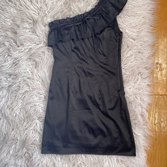 VILA | Black One Shoulder Satin Cocktail Dress | Size: Small - Picture 5 of 11